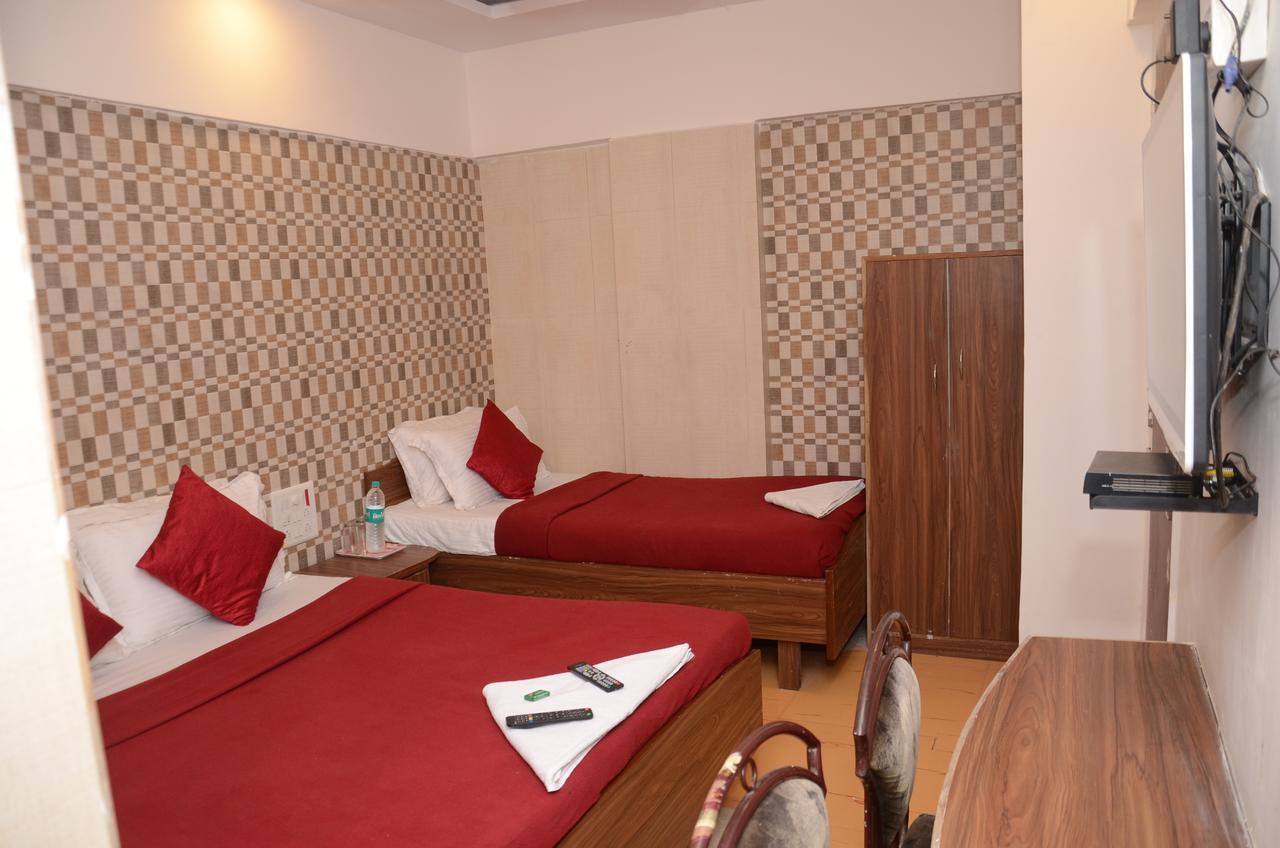 Anil Guest House Mumbai Bagian luar foto